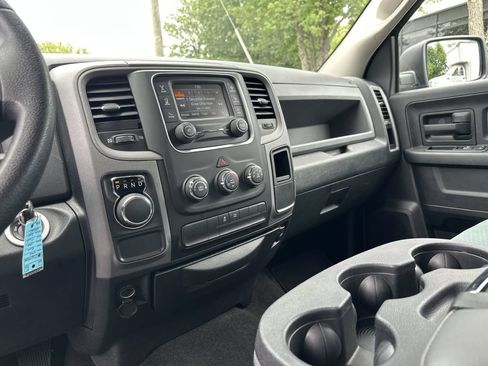 Used 2015 RAM 1500 Express RWD image 26