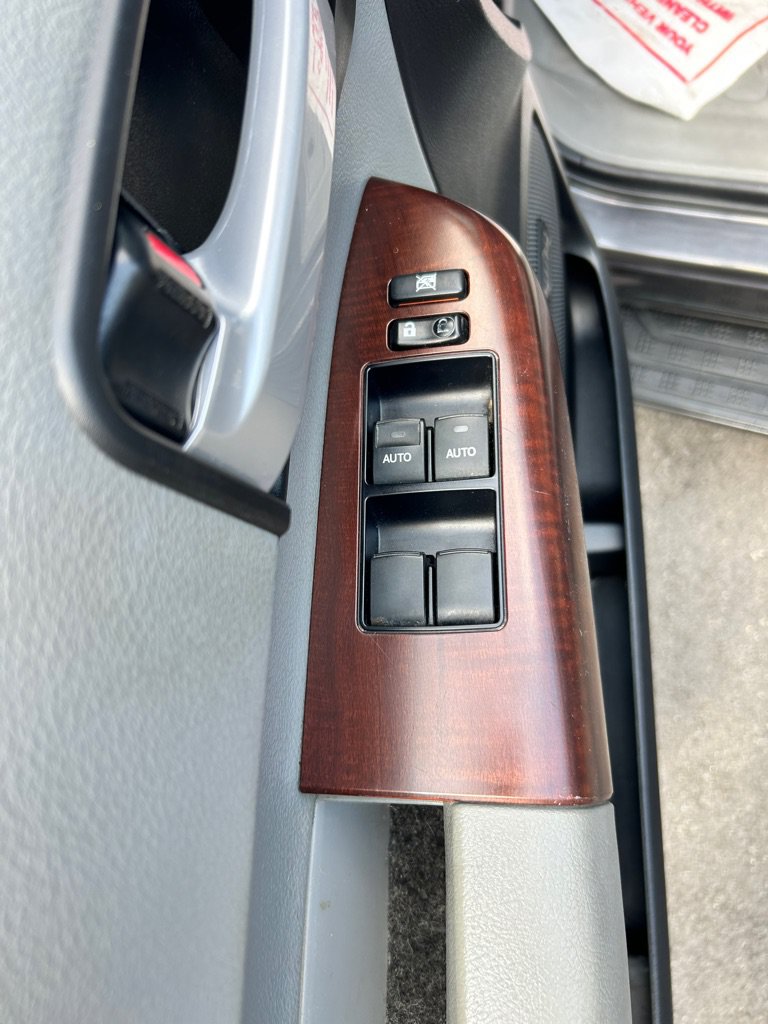 Used 2015 Toyota Sequoia Platinum RWD image 7