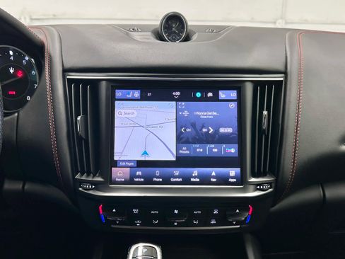 Used 2022 Maserati Levante GT AWD/4WD image 31