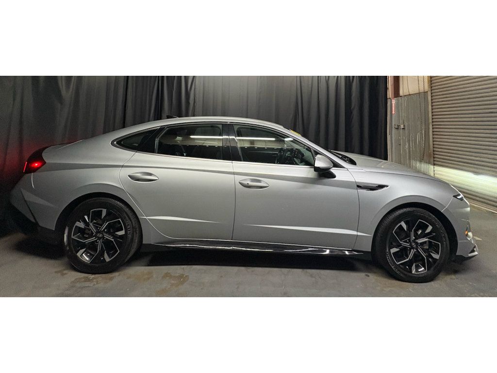 Used 2025 Hyundai Sonata SEL FWD image 4
