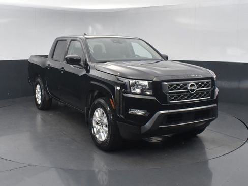 Used 2024 Nissan Frontier SV w/ SV Convenience Package image 2