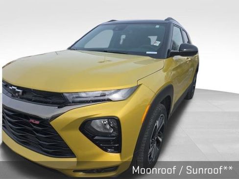 Used 2023 Chevrolet TrailBlazer RS w/ Sun and Liftgate Package image 5