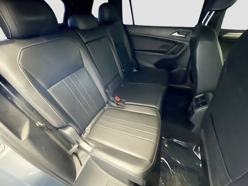 Used 2023 Volkswagen Tiguan SE R-Line image 17
