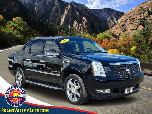 Used 2013 Cadillac Escalade EXT Luxury AWD/4WD image 1
