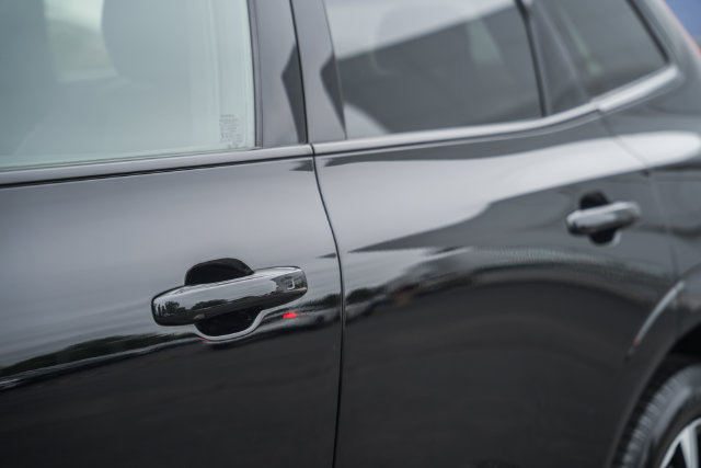 Certified 2025 Volvo XC60 B5 Plus w/ Climate Package AWD/4WD image 17