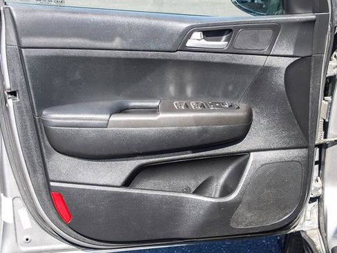 Used 2020 Kia Sportage LX image 19