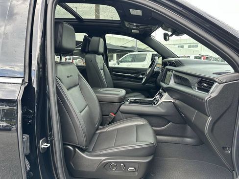Certified 2024 GMC Yukon XL Denali w/ Denali Reserve Package AWD/4WD image 28