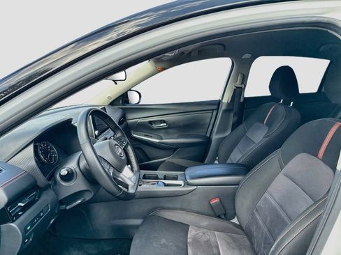 Used 2025 Nissan Sentra SR FWD image 10