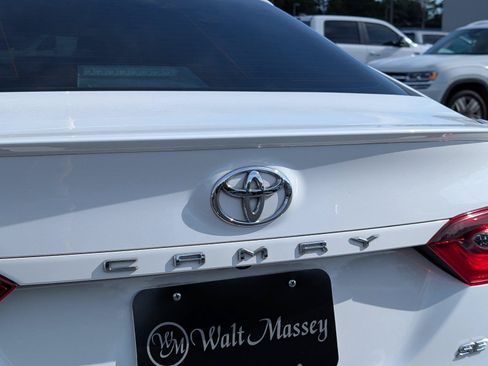 Used 2023 Toyota Camry SE FWD image 5