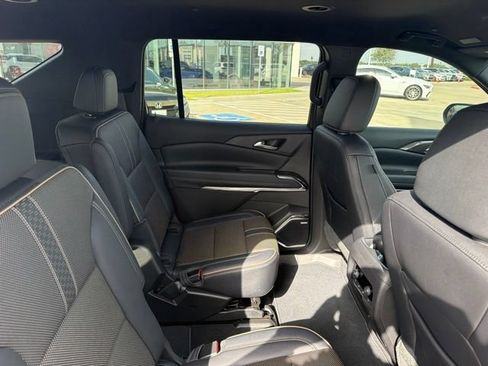 Used 2026 Chevrolet Traverse High Country FWD image 19