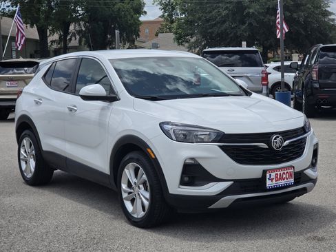 Used 2022 Buick Encore GX Preferred w/ Cold Weather Comfort Package FWD image 3