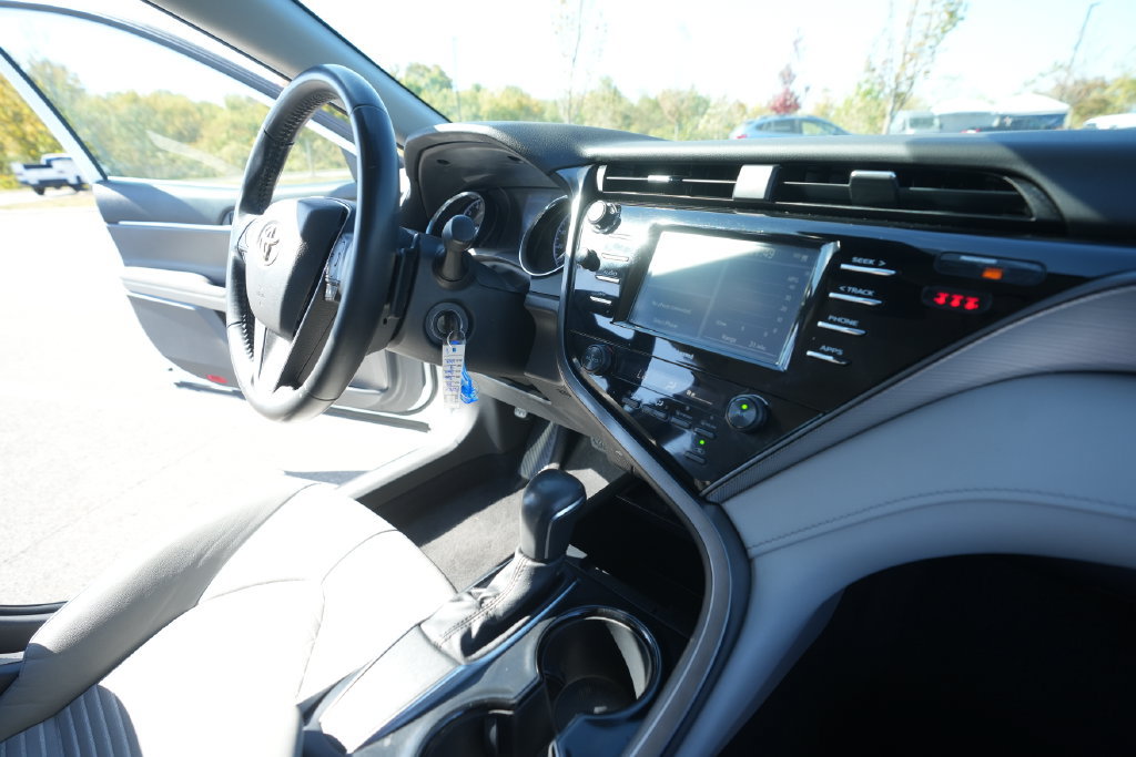 Used 2020 Toyota Camry SE FWD image 35
