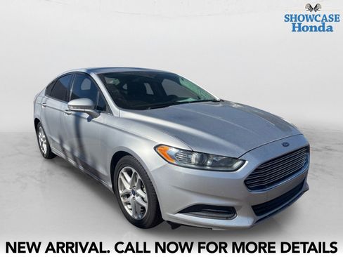 Used 2014 Ford Fusion SE image 5