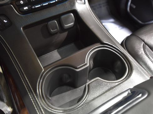 Used 2015 Chevrolet Suburban LT image 35