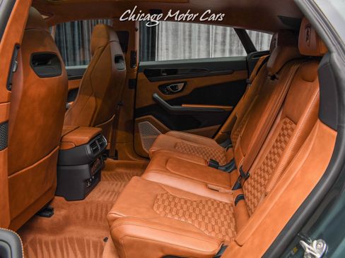 Used 2021 Lamborghini Urus AWD/4WD image 28