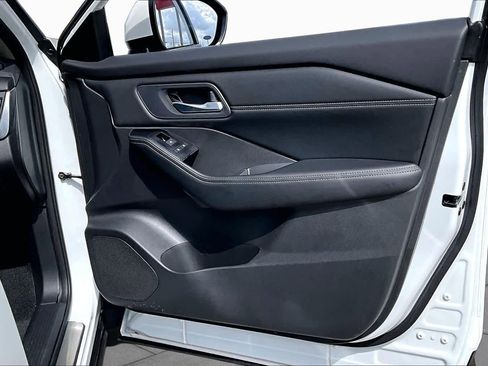 Certified 2024 Nissan Rogue SV w/ SV Premium Package FWD image 21