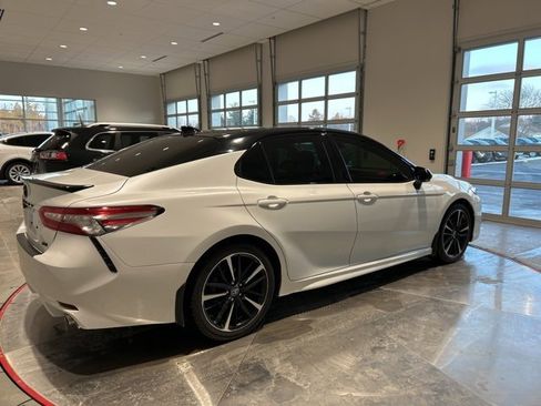 Used 2019 Toyota Camry XSE image 8