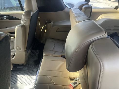 Used 2019 Cadillac Escalade ESV Platinum image 5