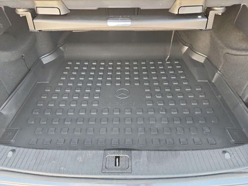 Used 2015 Mercedes-Benz E 350 Sedan image 25