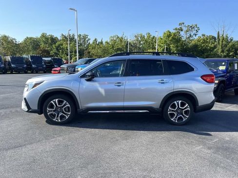 Used 2024 Subaru Ascent Touring AWD/4WD image 6