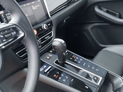 Certified 2026 Porsche Macan AWD/4WD image 27