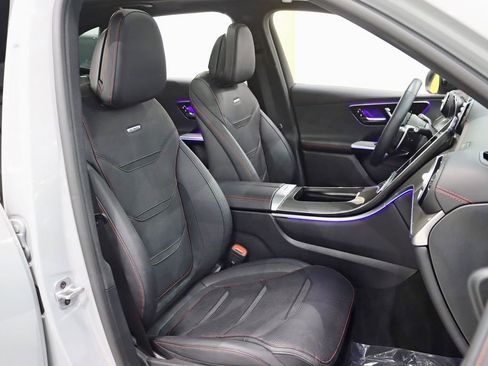 Used 2025 Mercedes-Benz GLC 43 AMG 4MATIC image 31