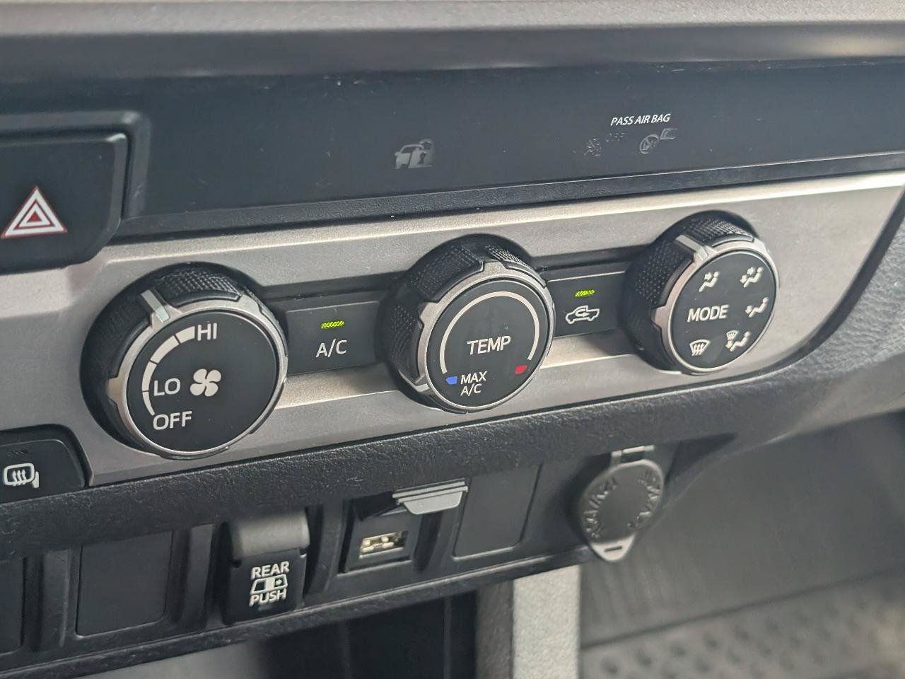 Used 2020 Toyota Tacoma SR5 AWD/4WD image 20