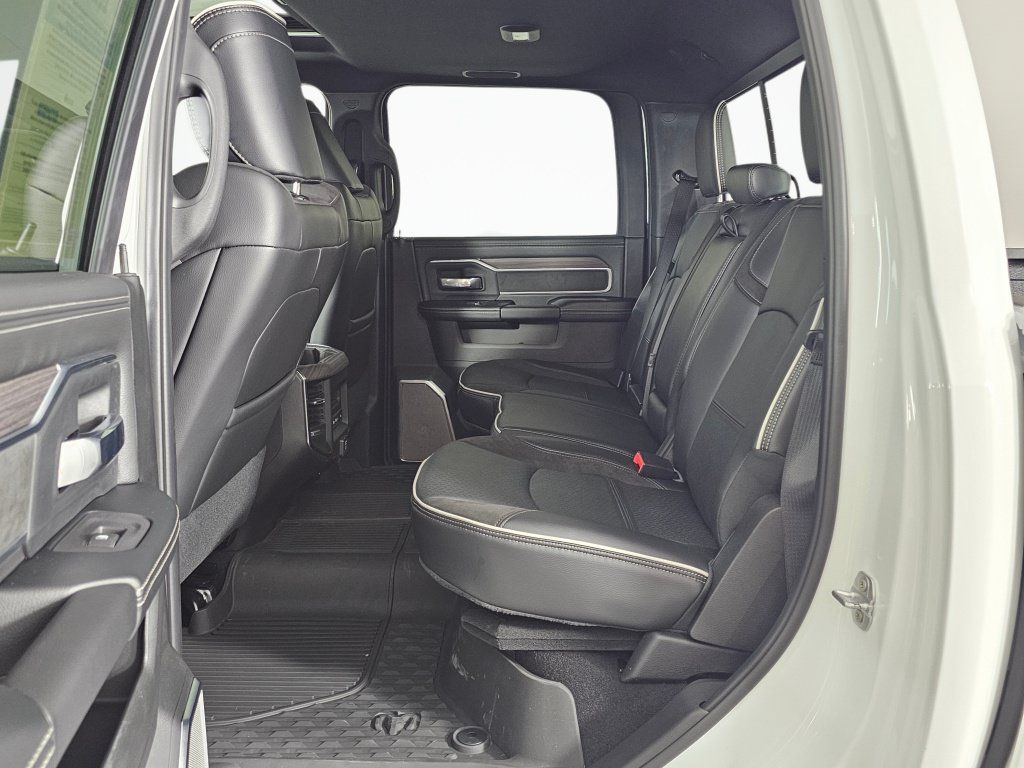 New 2026 RAM 3500 Laramie AWD/4WD image 36