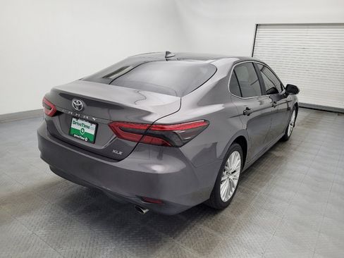 Used 2020 Toyota Camry XLE image 9