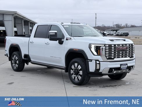 New 2026 GMC Sierra 2500 Denali w/ Denali Reserve Package AWD/4WD image 2
