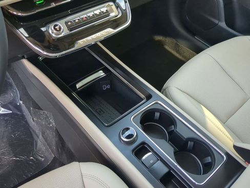 New 2025 Lincoln Corsair AWD w/ Equipment Group 101A image 18