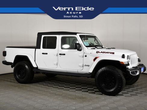 Used 2021 Jeep Gladiator Overland AWD/4WD image 1