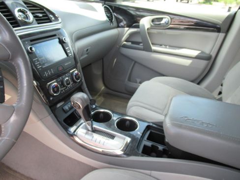 Used 2016 Buick Enclave Convenience FWD image 17