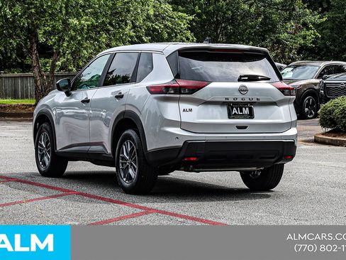 Used 2024 Nissan Rogue S FWD image 8