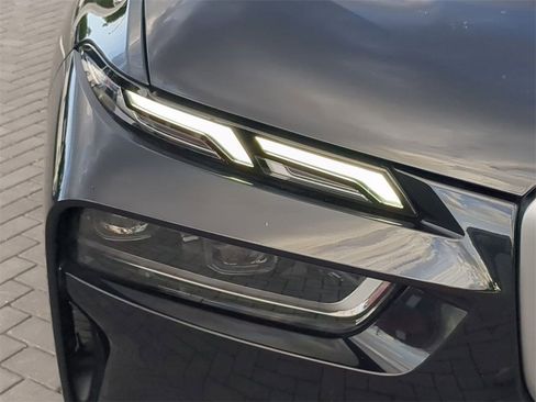 Certified 2023 BMW X7 xDrive40i w/ Premium Package image 11