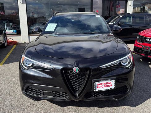 Used 2022 Alfa Romeo Stelvio Sprint image 2