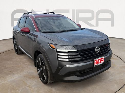 Used 2025 Nissan Kicks SR image 4