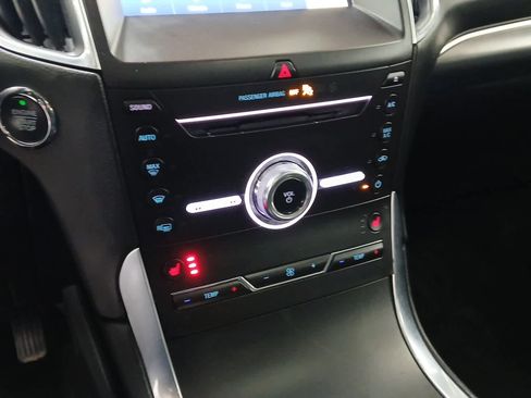 Used 2019 Ford Edge Titanium w/ Cold Weather Package image 14