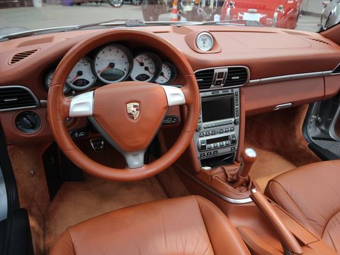 Used 2006 Porsche 911 Carrera S RWD image 18