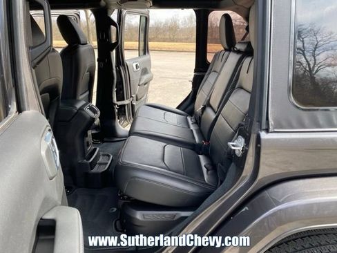 Used 2022 Jeep Wrangler Unlimited Sahara AWD/4WD image 39