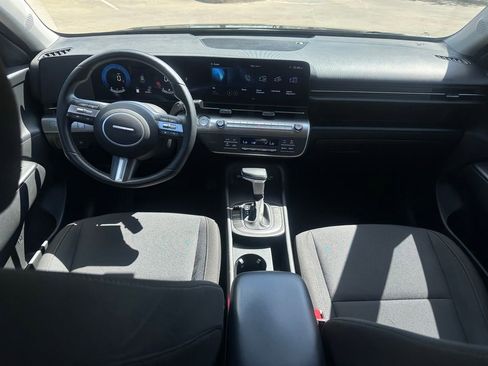 Used 2025 Hyundai Kona SEL FWD image 21