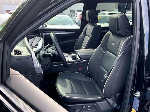 Used 2026 Cadillac Escalade Sport w/ LPO, ONYX Package AWD/4WD image 25