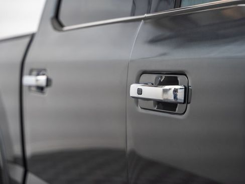 Used 2019 Ford F150 Platinum w/ Equipment Group 701A Luxury AWD/4WD image 19