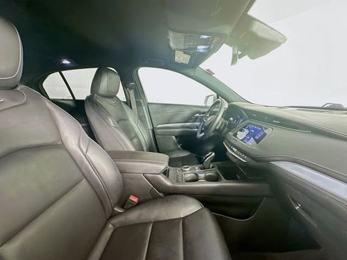 Used 2021 Cadillac XT4 Premium Luxury image 27