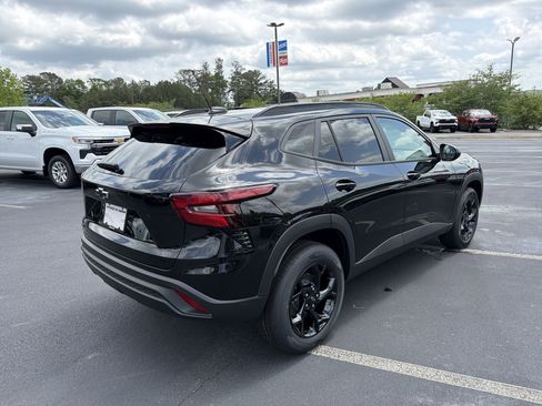 New 2026 Chevrolet Trax LT FWD image 5