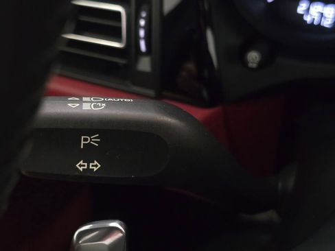 Certified 2023 Porsche Macan AWD/4WD image 43