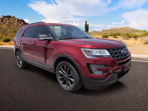 Used 2017 Ford Explorer XLT w/ Equipment Group 202A AWD/4WD image 1