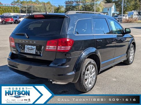 Used 2020 Dodge Journey SE w/ SE Popular Equipment Group image 6