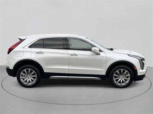 Certified 2023 Cadillac XT4 Premium Luxury w/ Cold Weather Package image 4