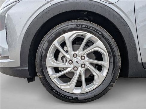 New 2027 Chevrolet Bolt LT w/ Comfort Package FWD image 18